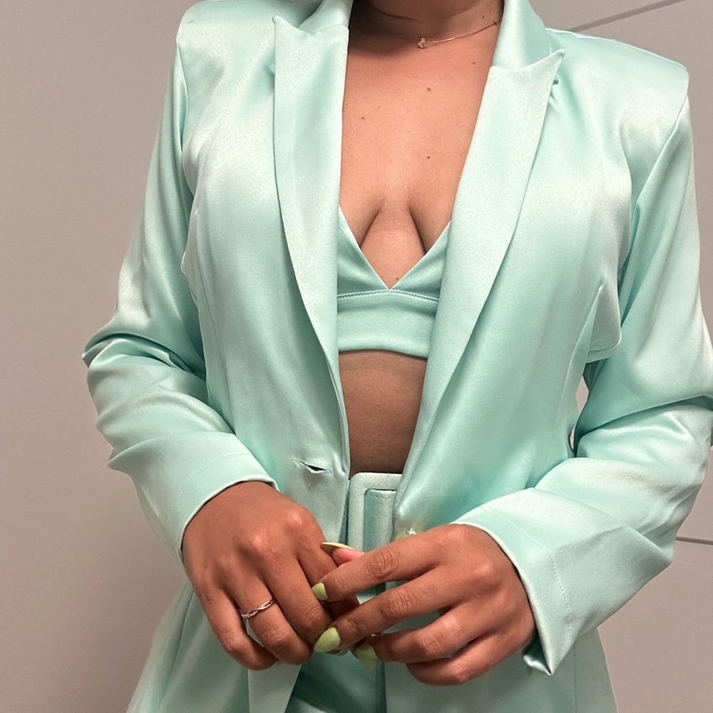 Splash Green Blazer with Notched Lapels and Oversized Fit